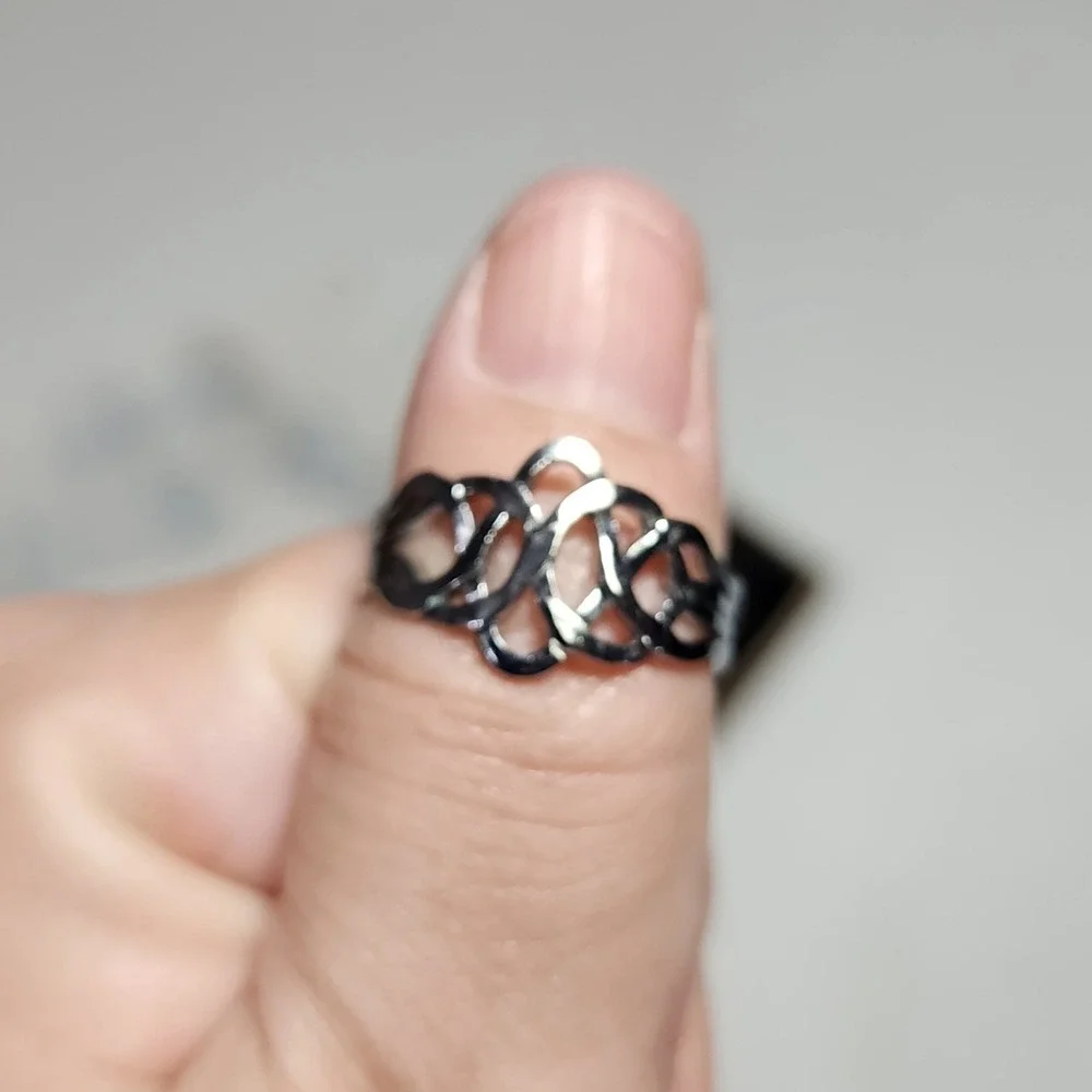 VTG Puzzle Ring Made in Japan Silver Tone 4 Band Interlocking Novelty with Box